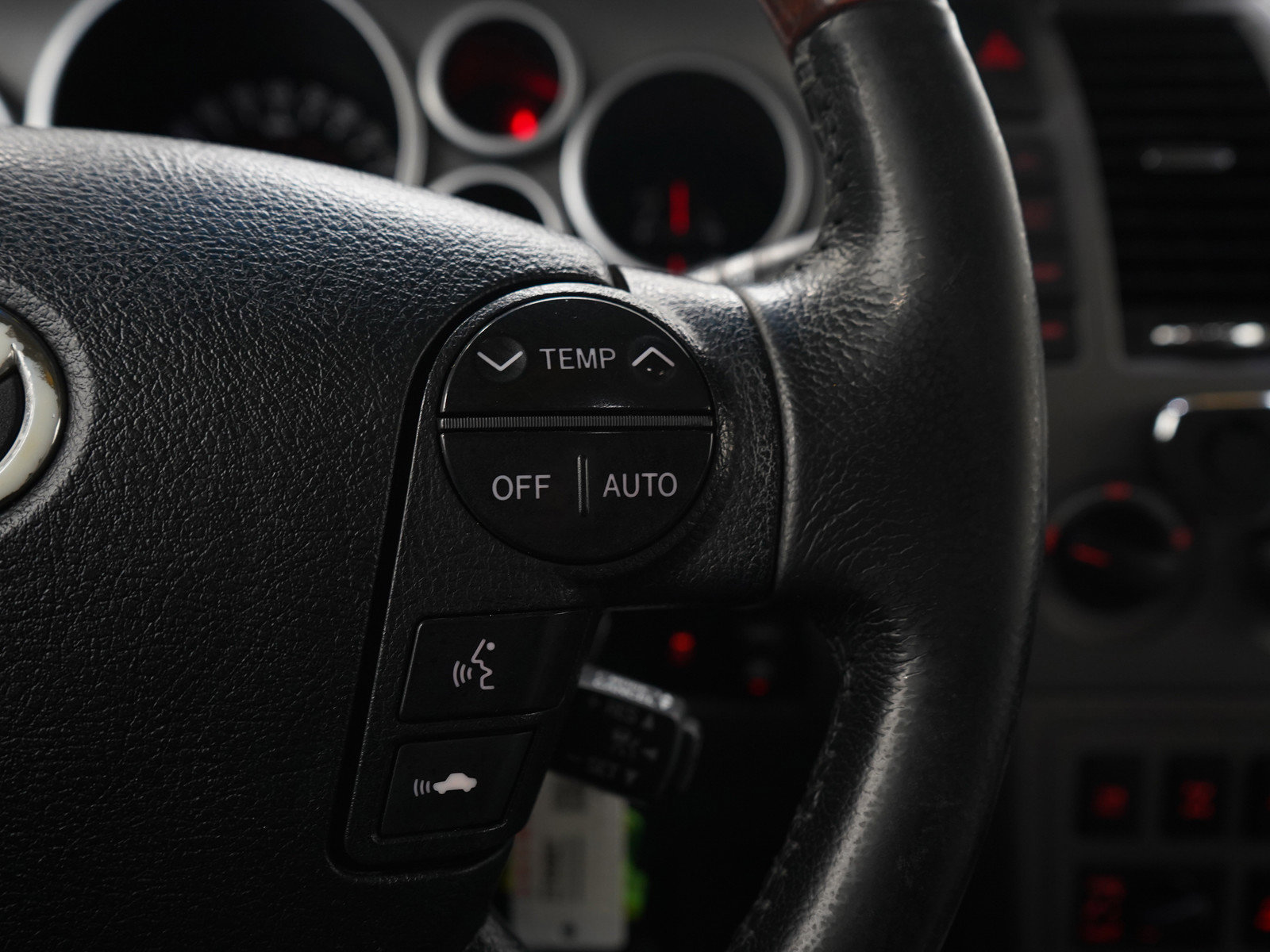 Used 2012 Toyota Sequoia Platinum AWD/4WD image 30