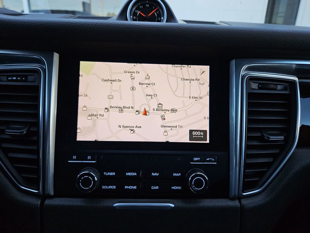 Used 2017 Porsche Macan Base image 17