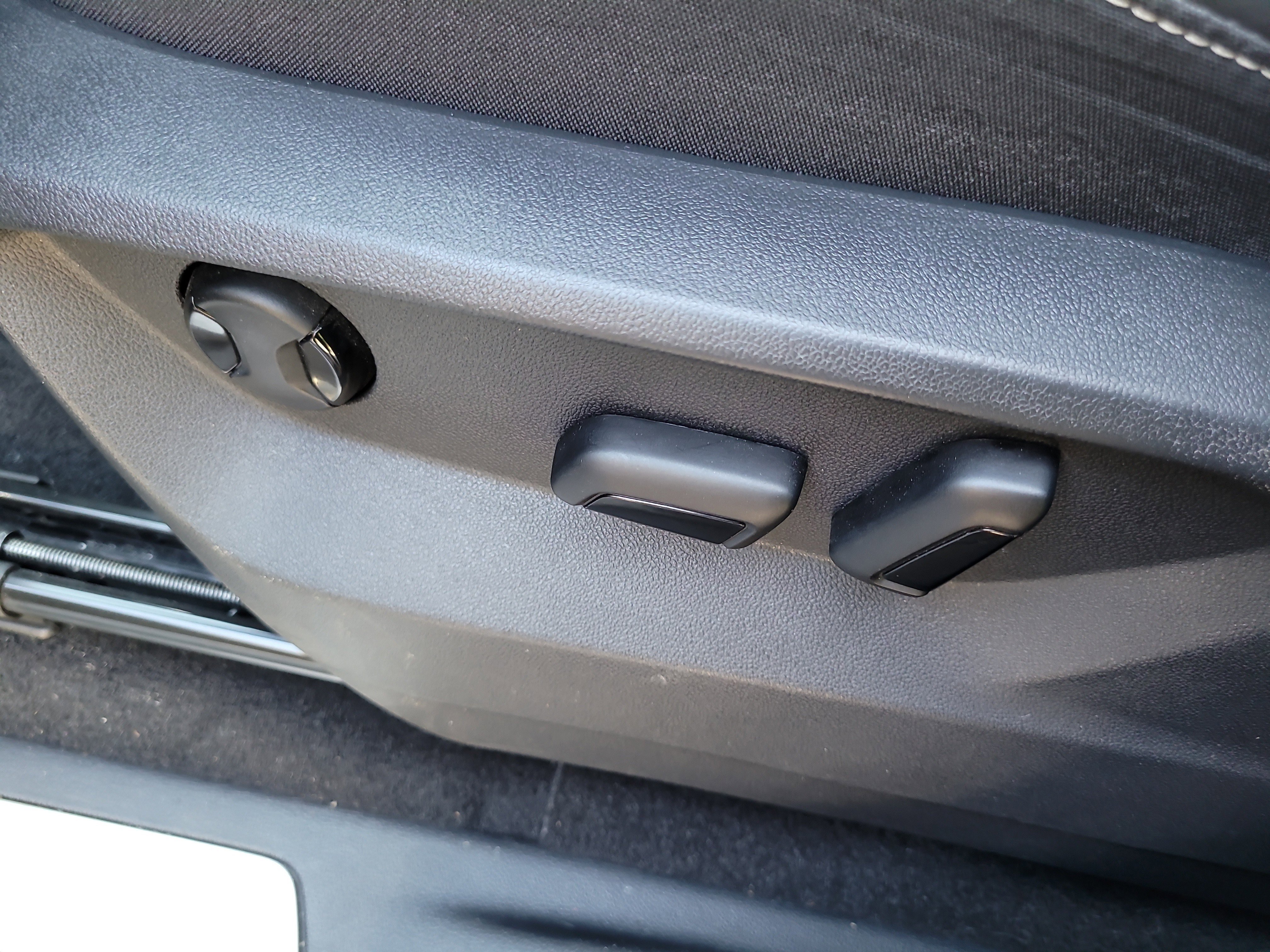 Used 2023 Volkswagen Atlas Cross Sport SE image 23