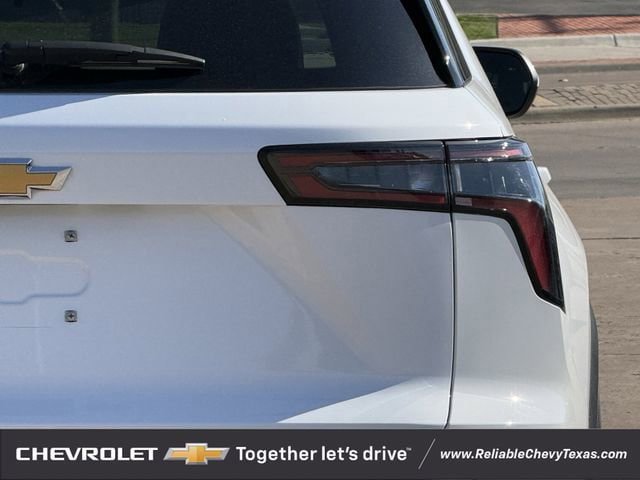 Used 2026 Chevrolet Equinox LT w/ Convenience Package II FWD image 8