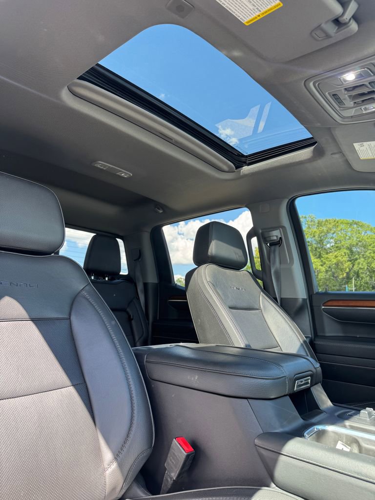 Used 2023 GMC Sierra 1500 Denali w/ Denali Reserve Package AWD/4WD image 16