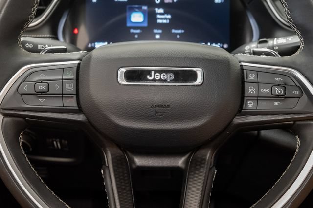Used 2024 Jeep Grand Cherokee Altitude AWD/4WD image 12