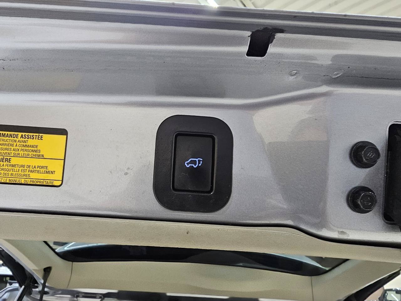 Used 2015 Toyota Sienna XLE w/ XLE Navigation Package FWD image 13