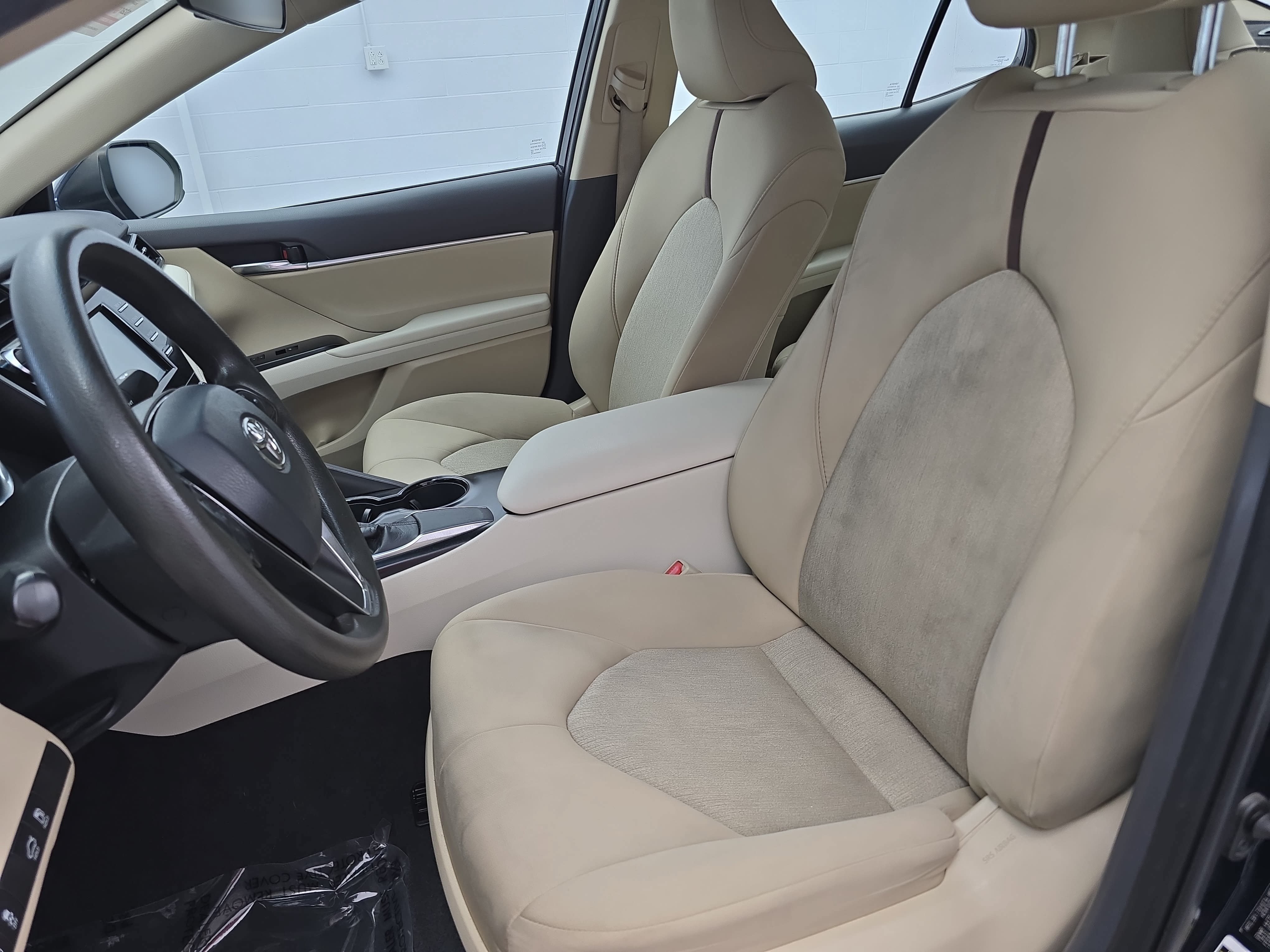 Used 2019 Toyota Camry LE FWD image 14