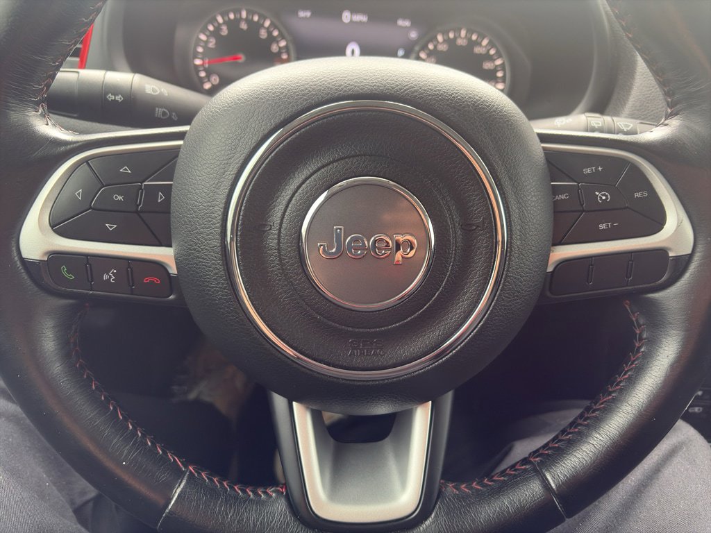 Used 2019 Jeep Renegade Trailhawk w/ LED Lighting Group AWD/4WD image 9