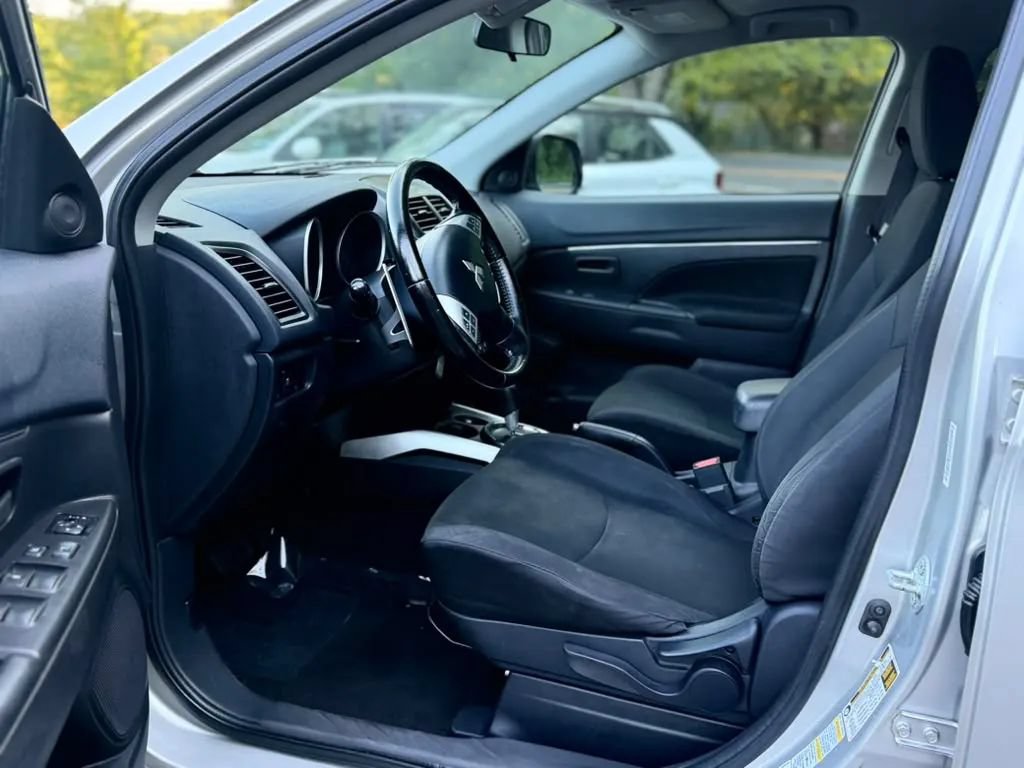 Used 2013 Mitsubishi Outlander Sport ES AWD/4WD image 10