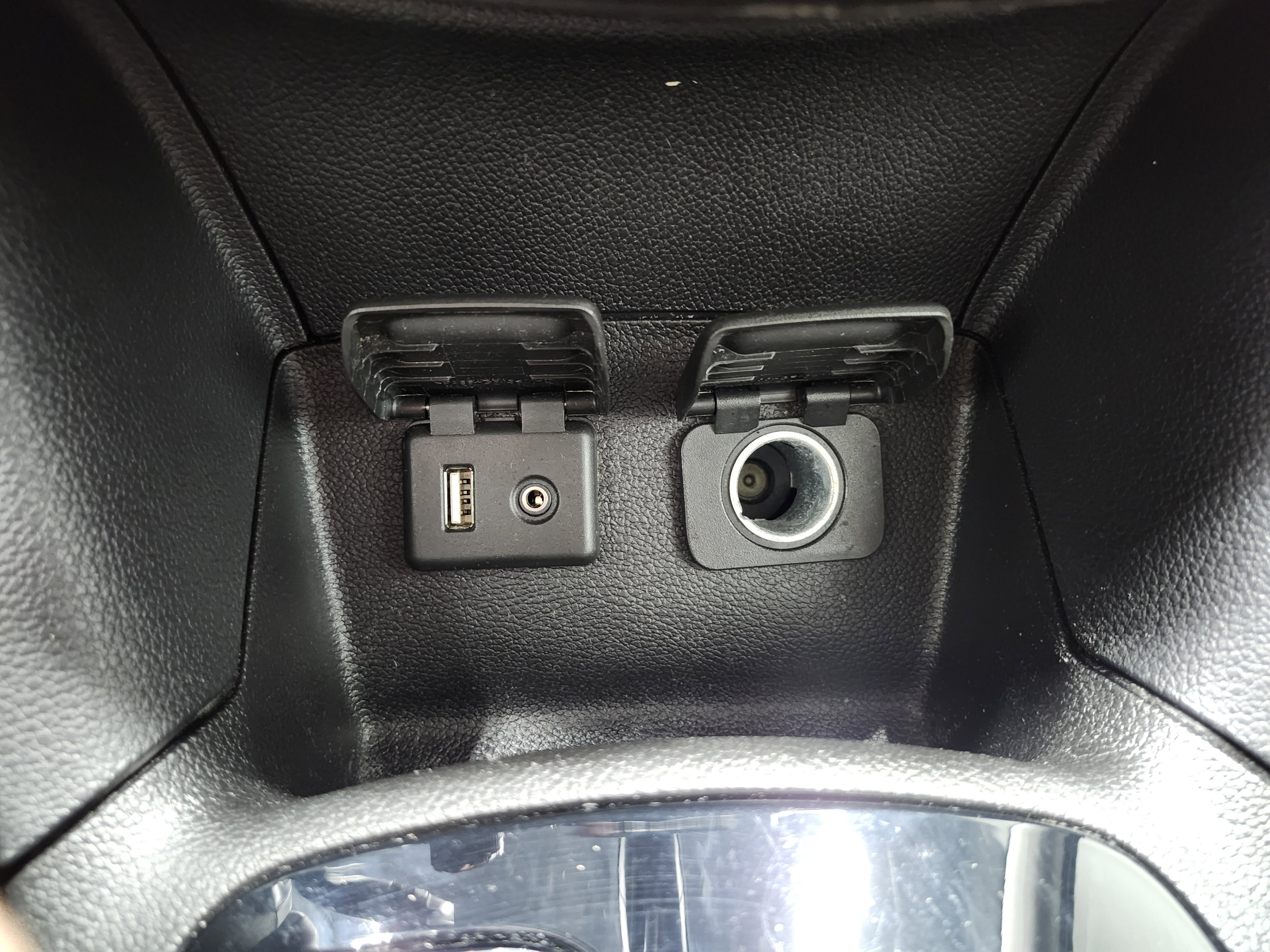 Used 2017 Chevrolet Cruze Premier image 8