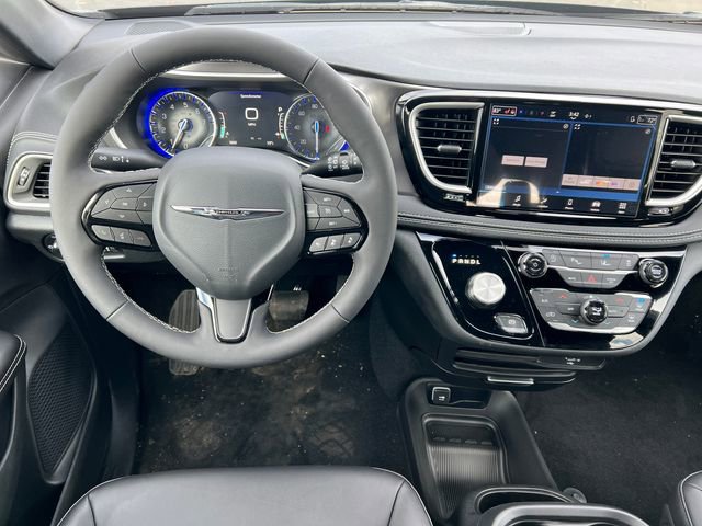 New 2026 Chrysler Pacifica Select AWD/4WD image 3