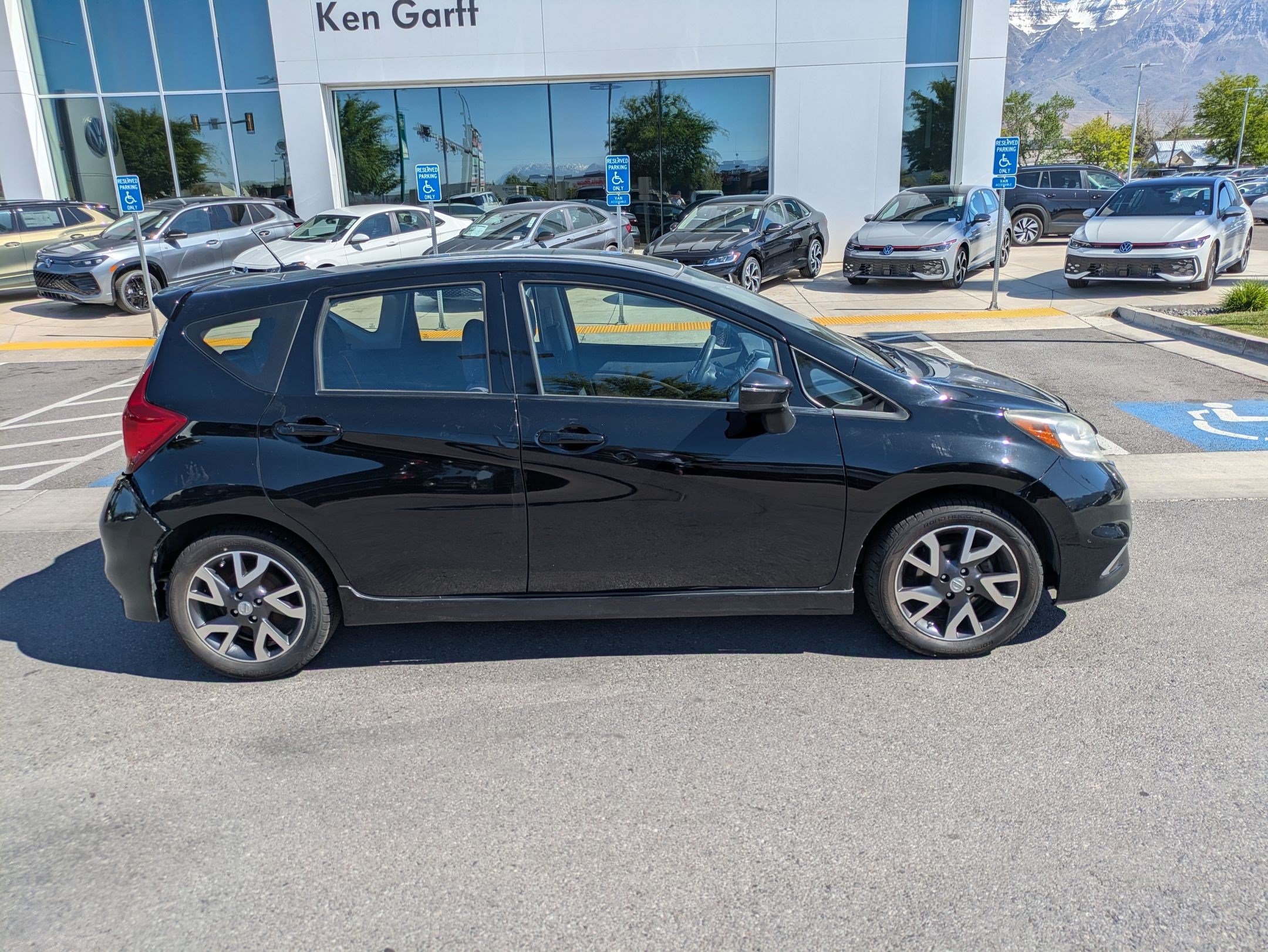 Used 2015 Nissan Versa Note SR FWD image 2
