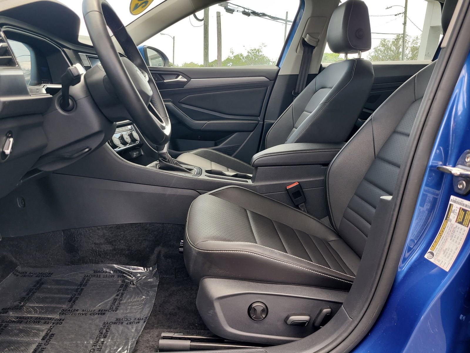 Used 2024 Volkswagen Jetta SE image 14