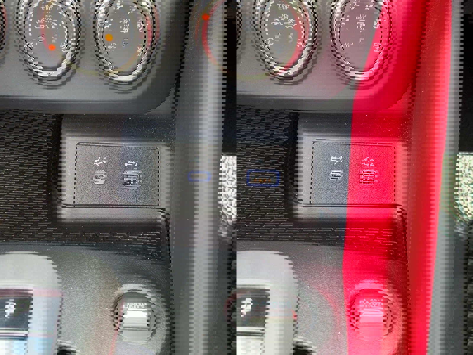 Certified 2024 Nissan Z Performance w/ Floor Mat Package image 26