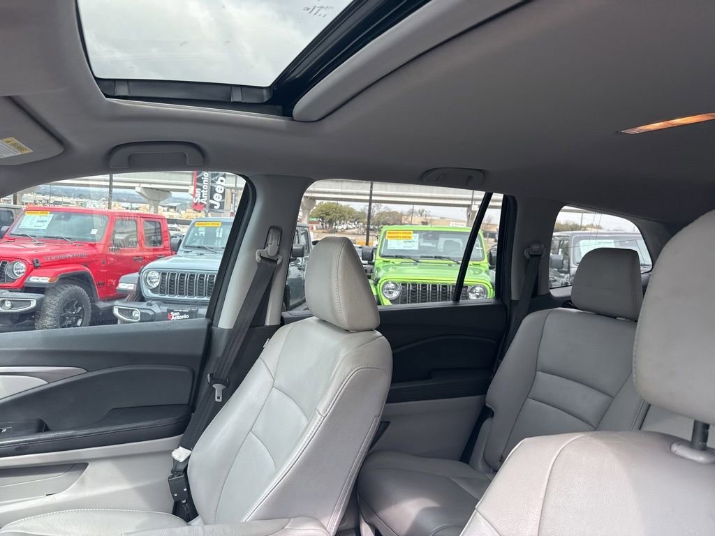 Used 2017 Honda Pilot EX-L image 11
