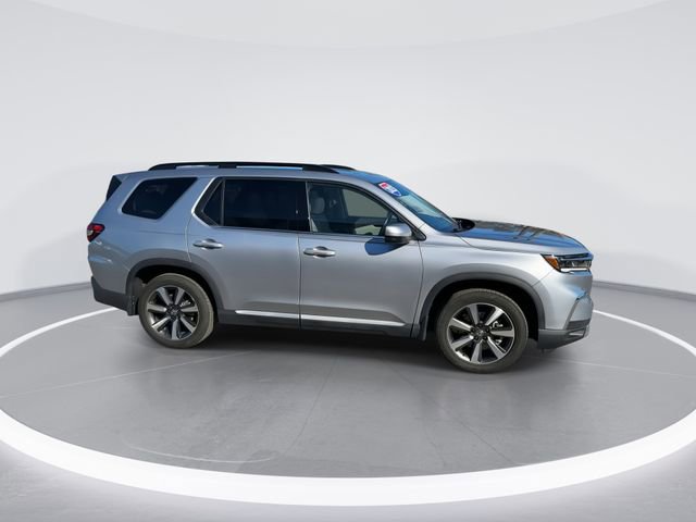 Used 2025 Honda Pilot Touring image 8