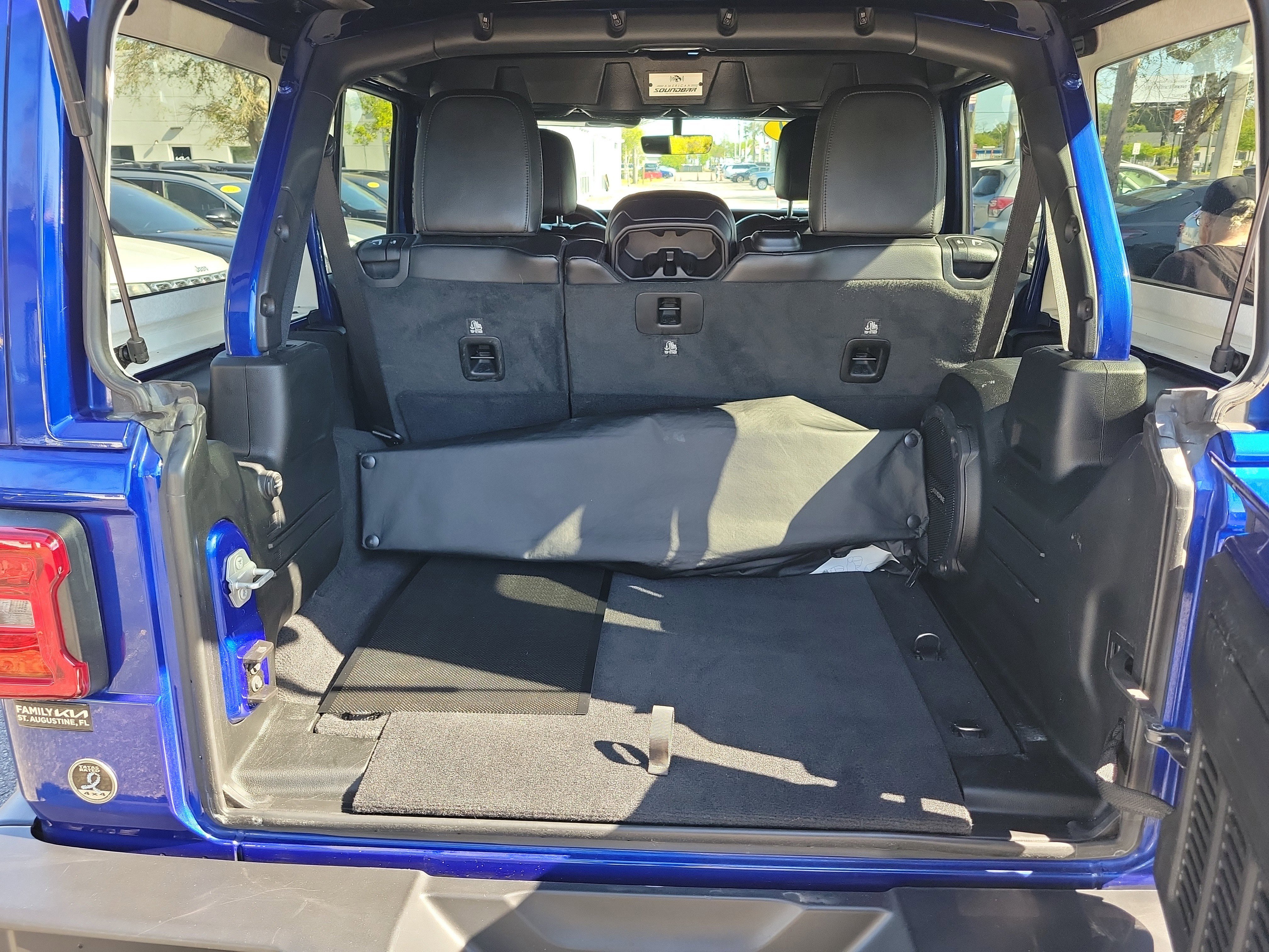 Used 2020 Jeep Wrangler Unlimited Sahara AWD/4WD image 14