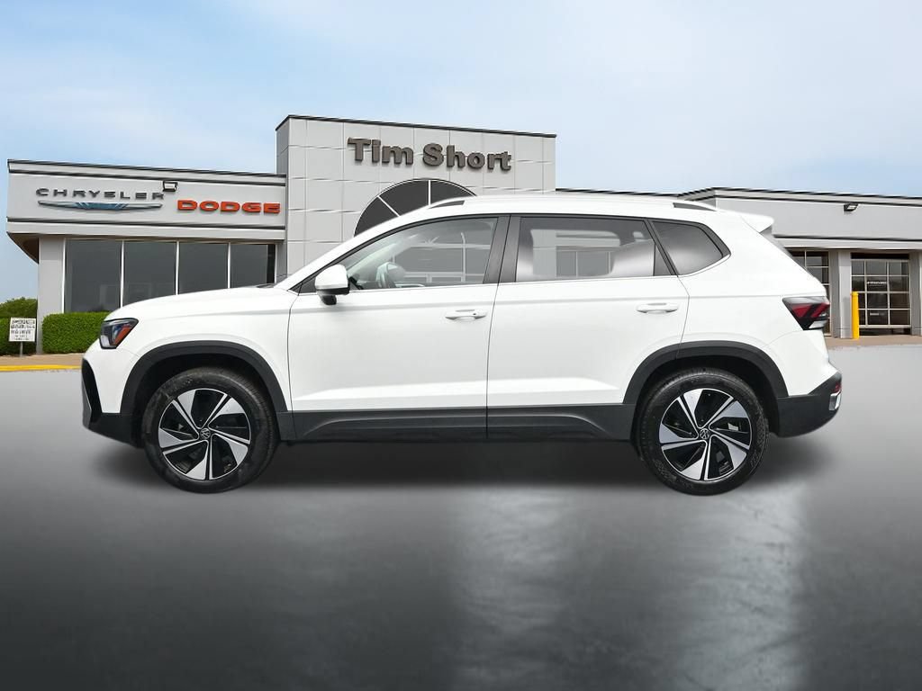 Used 2026 Volkswagen Taos SE AWD/4WD image 2
