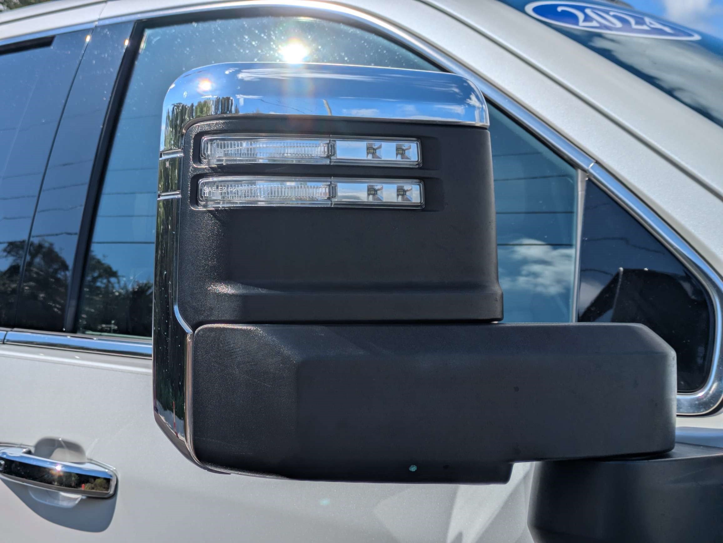 Used 2024 GMC Sierra 3500 Denali w/ Denali Reserve Package AWD/4WD image 11