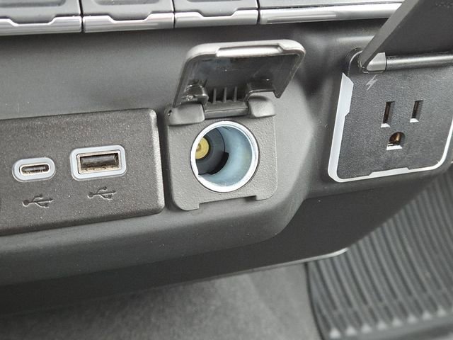 Used 2024 Chevrolet Silverado 1500 Custom w/ Dark Appearance Package image 7