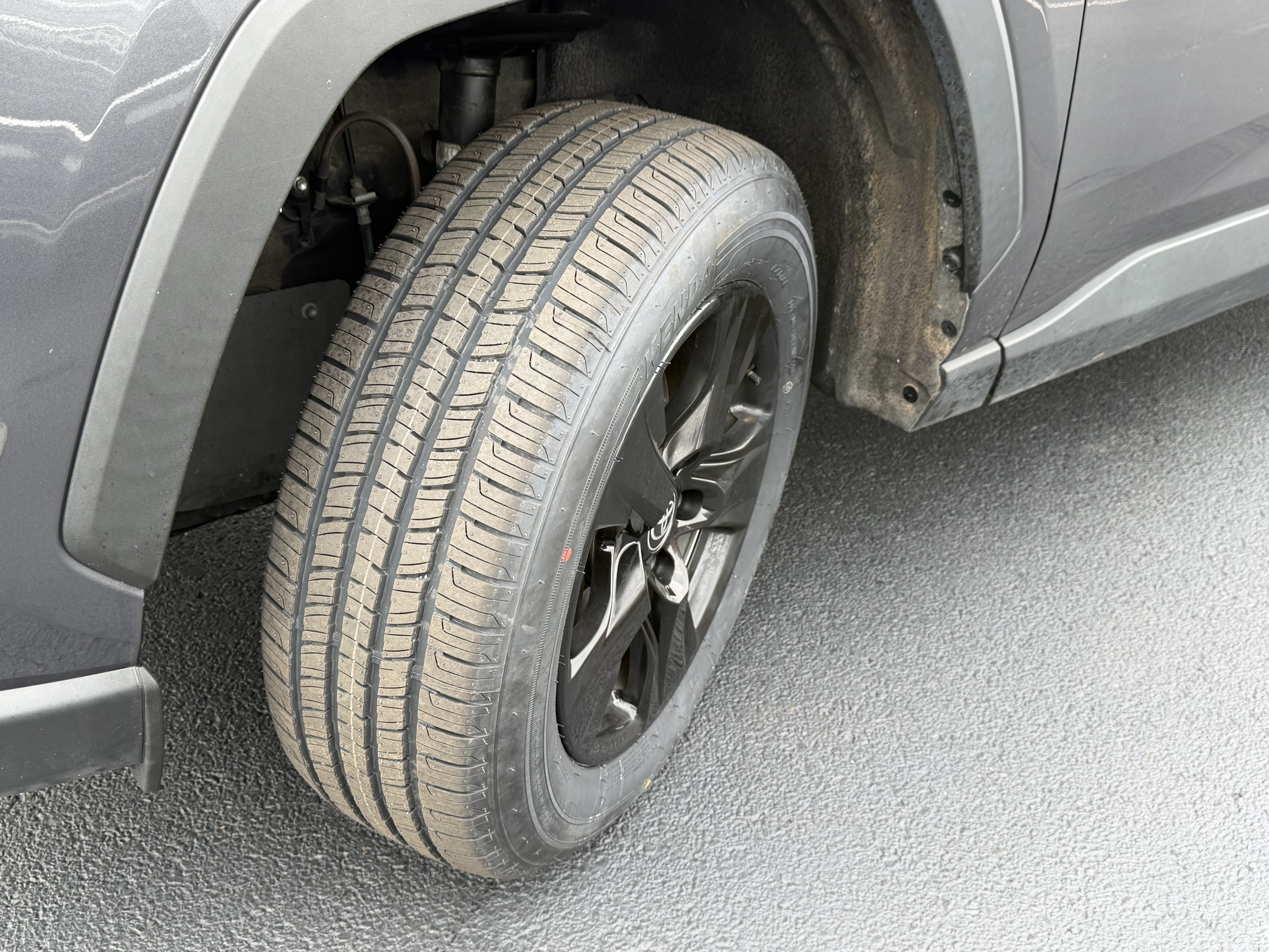 Certified 2025 Toyota RAV4 XLE AWD/4WD image 11
