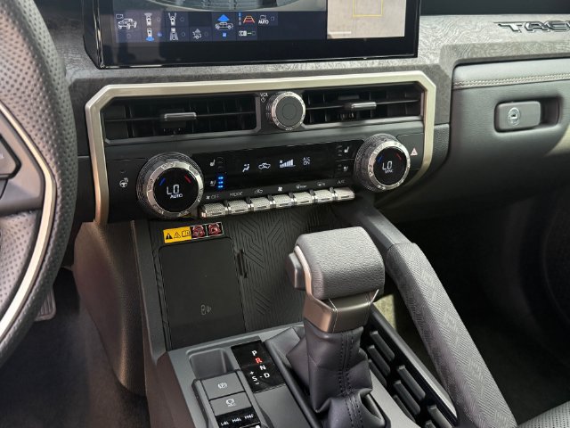 Used 2026 Toyota Tacoma Limited AWD/4WD image 19