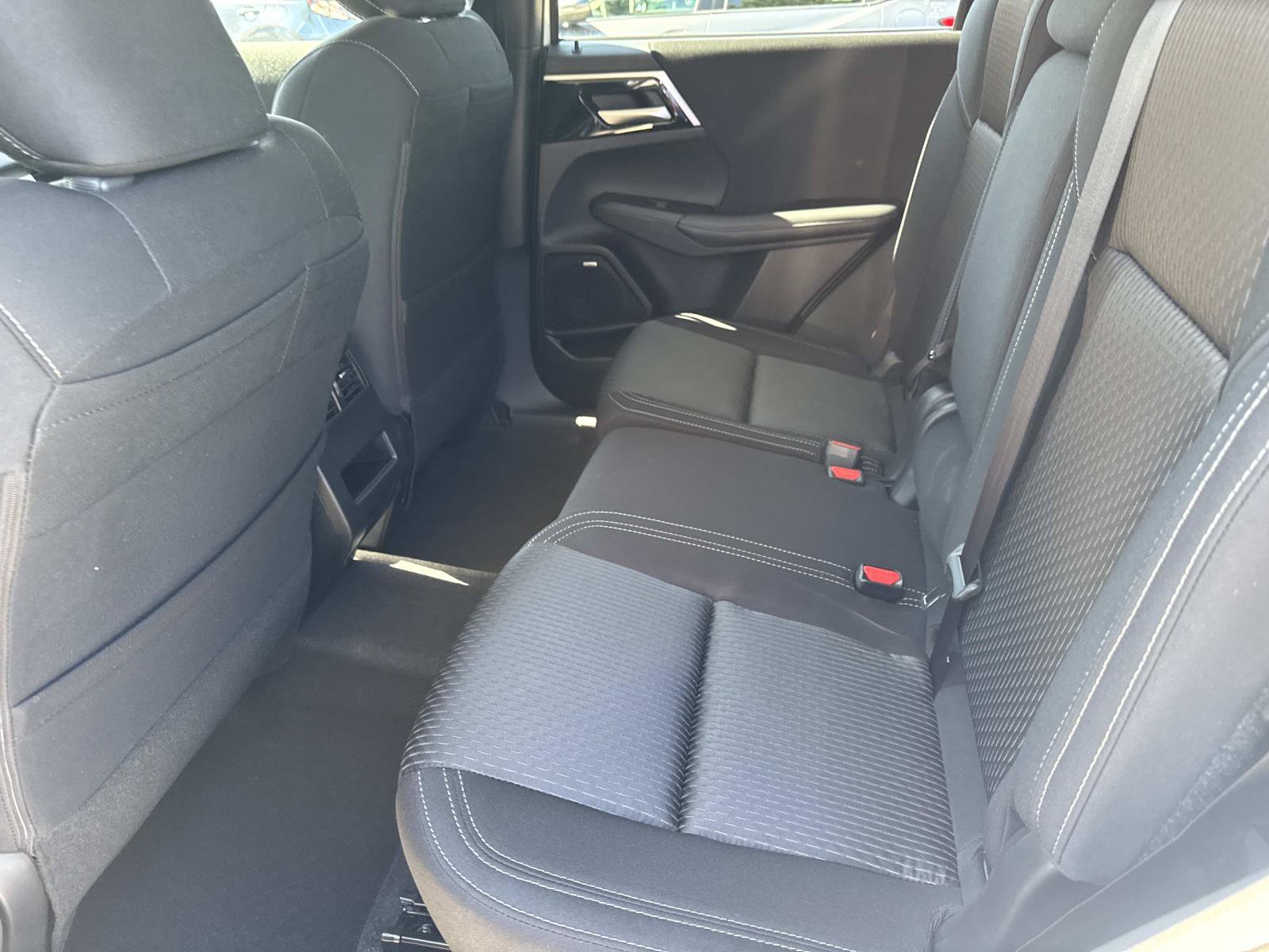 New 2026 Mitsubishi Outlander ES FWD image 11
