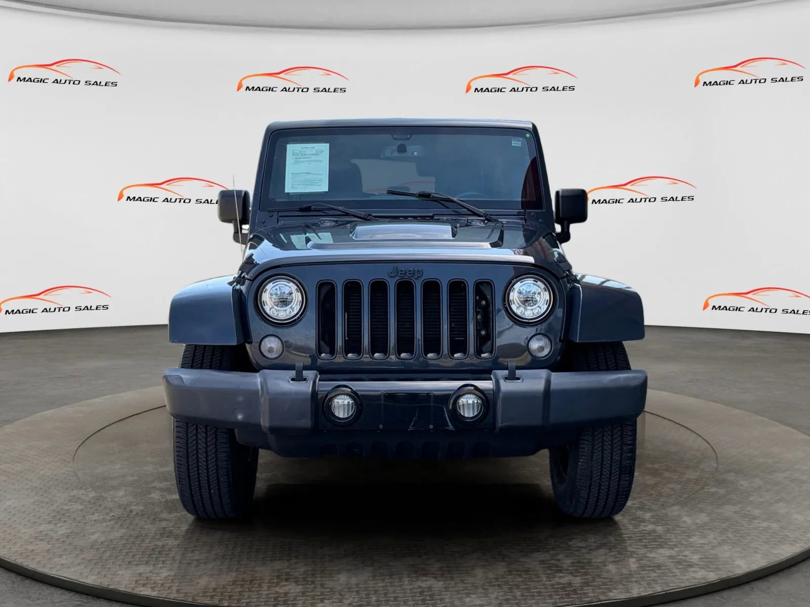 Used 2018 Jeep Wrangler Unlimited Sahara image 3