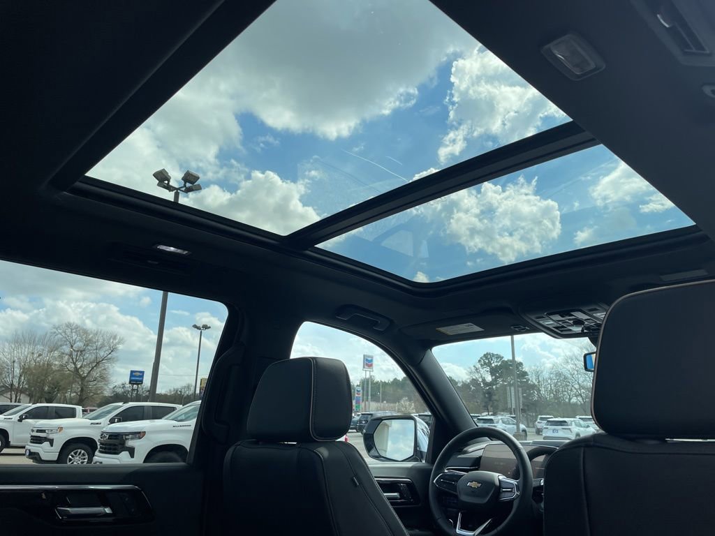 New 2026 Chevrolet Suburban Premier w/ Sun And Tow Package image 30
