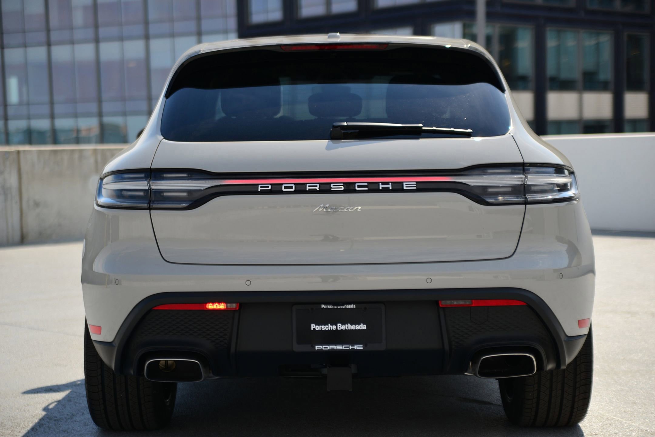 Used 2025 Porsche Macan image 10