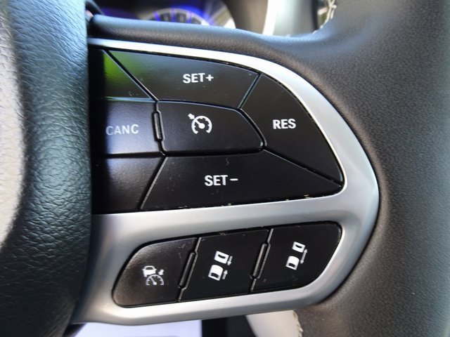 Used 2024 Chrysler Pacifica Touring-L image 25