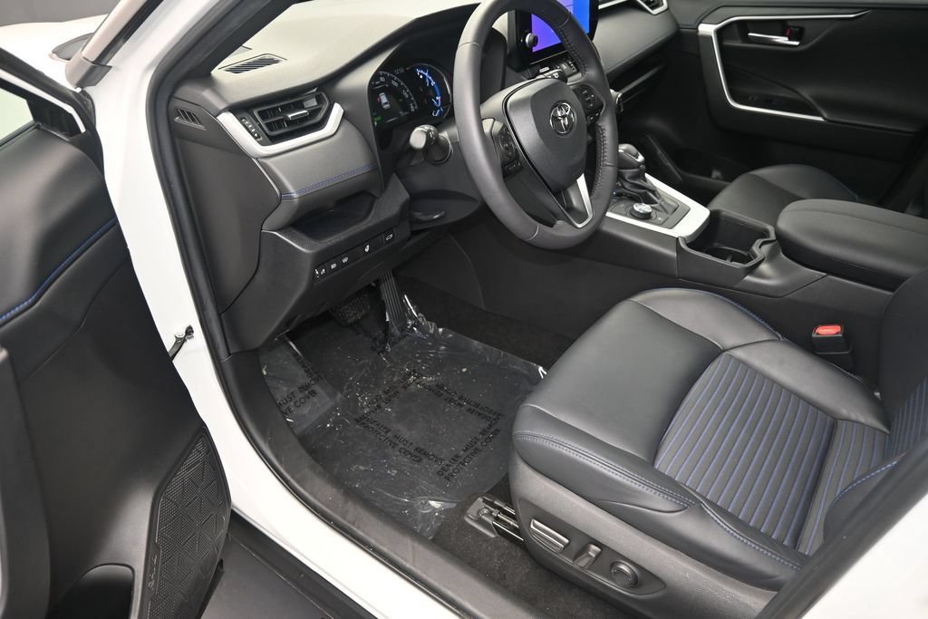 Used 2023 Toyota RAV4 XSE w/ XSE Grade Weather Package AWD/4WD image 10