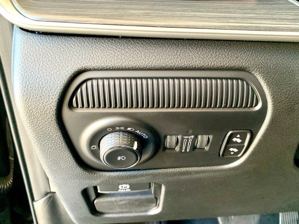 Used 2024 Jeep Wagoneer Series II w/ Flexible Seating Group AWD/4WD image 33