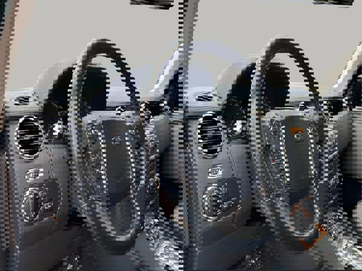 Used 2016 Land Rover LR4 image 14