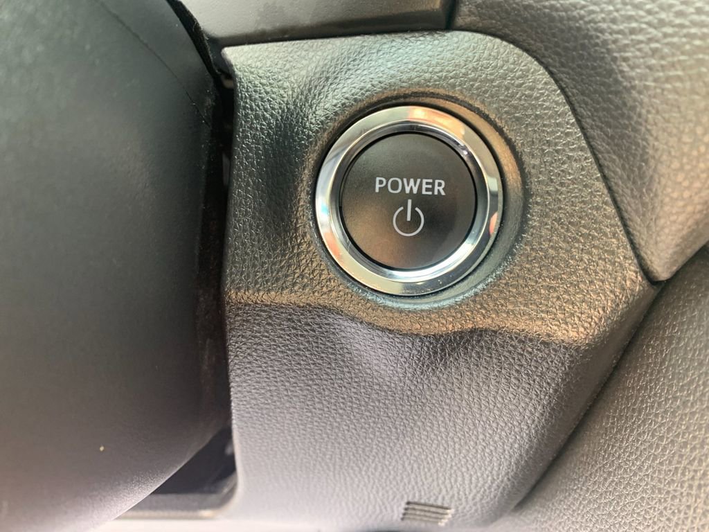 Used 2025 Toyota RAV4 XLE w/ Convenience Package image 27