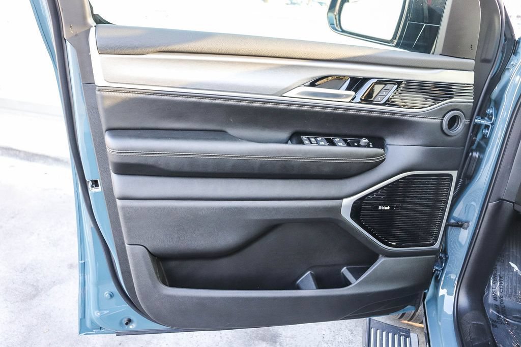 New 2026 Jeep Grand Wagoneer Limited AWD/4WD image 24