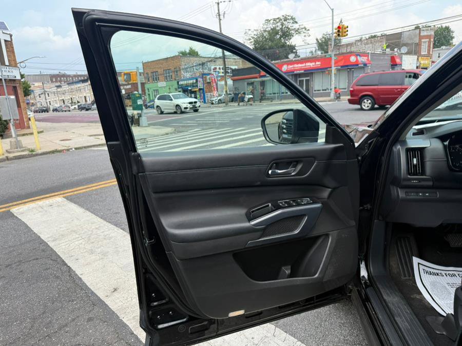 Used 2022 Nissan Pathfinder SL w/ SL Premium Package image 23