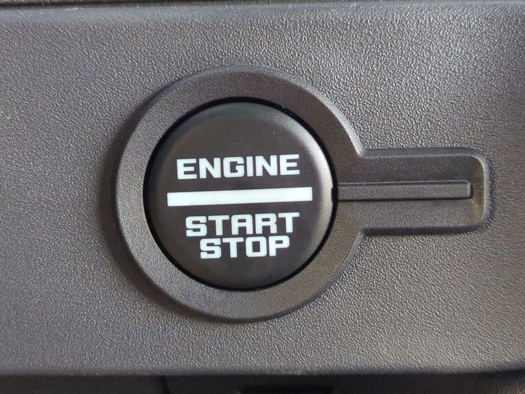 New 2025 Ford Bronco 4-Door image 30