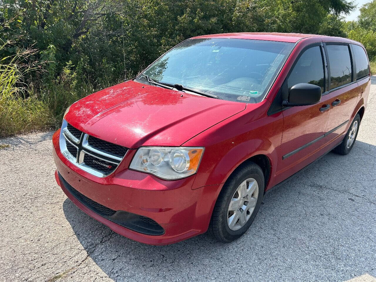 Used 2013 Dodge Grand Caravan American Value Package w/ UConnect Hands-Free Group FWD image 3