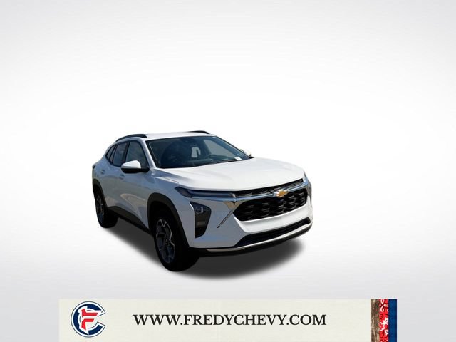 Used 2025 Chevrolet Trax LT FWD image 3