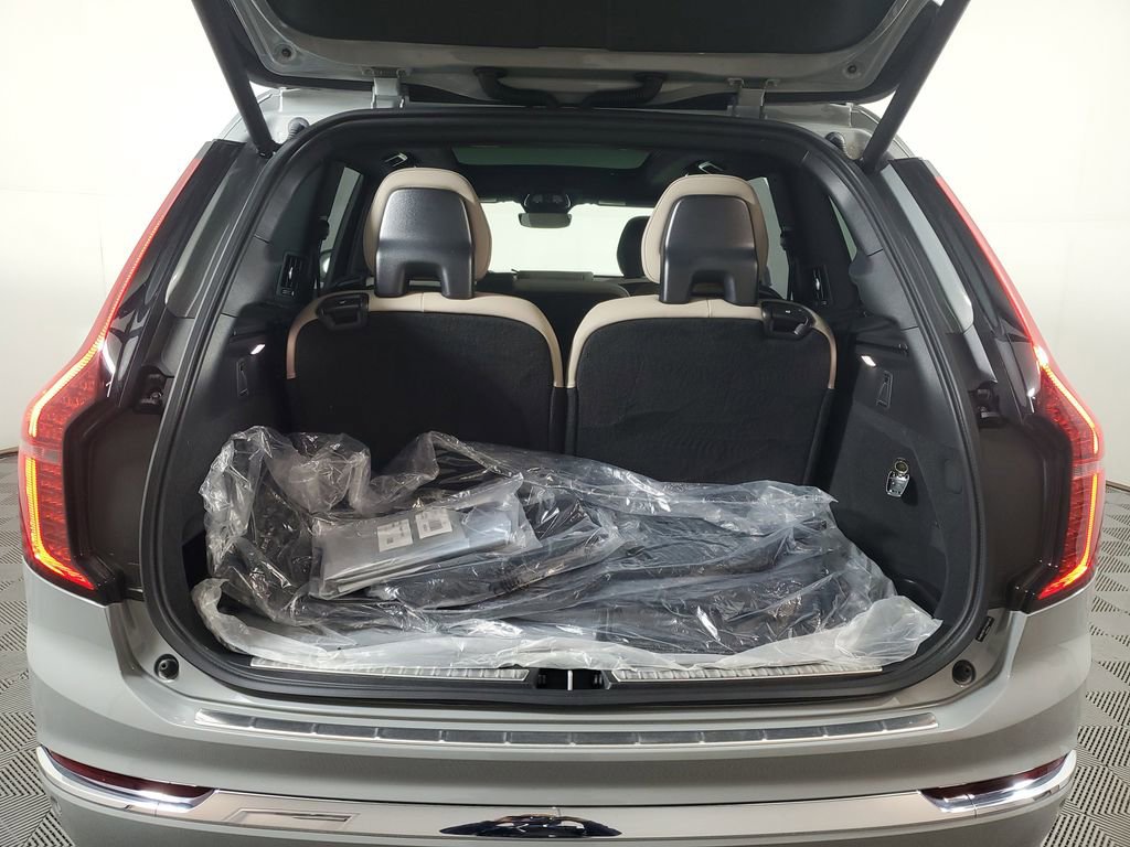 Certified 2026 Volvo XC90 B6 Plus w/ Protection Package Premier image 11
