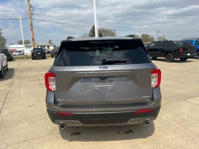 Used 2022 Ford Explorer XLT w/ Equipment Group 202A image 6