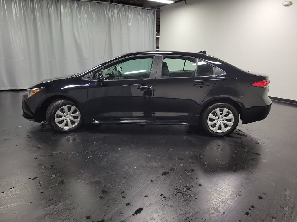 Used 2026 Toyota Corolla LE FWD image 5