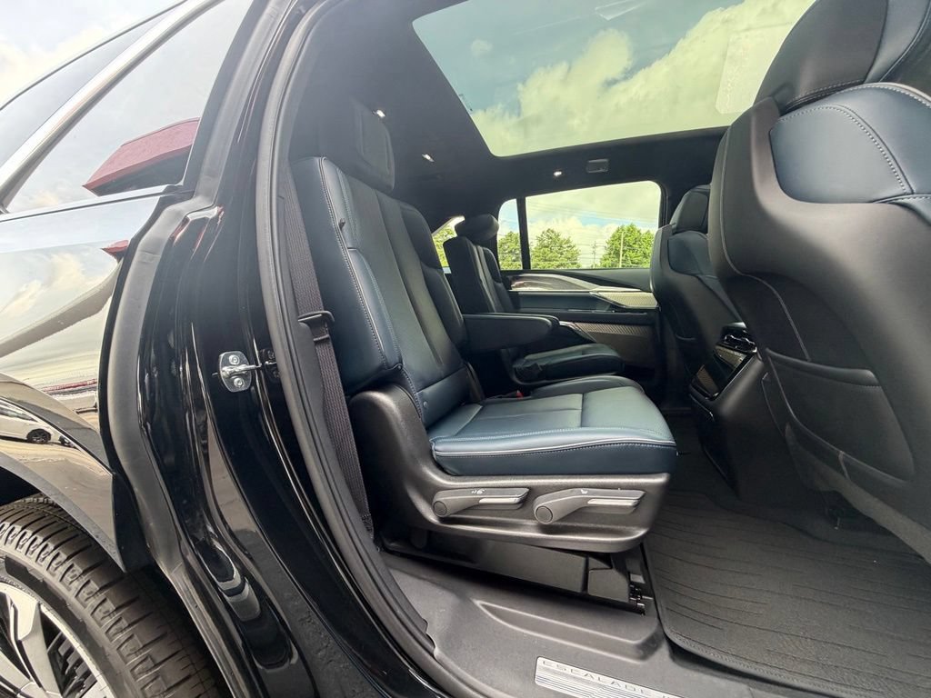 Used 2025 Cadillac Escalade IQ Luxury 2 w/ LPO, Premium Carpet Package AWD/4WD image 41