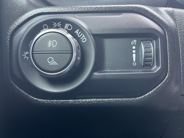 Used 2023 Jeep Gladiator Mojave w/ Cold Weather Group image 26