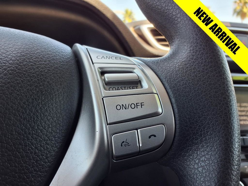 Used 2015 Nissan Rogue SV image 6