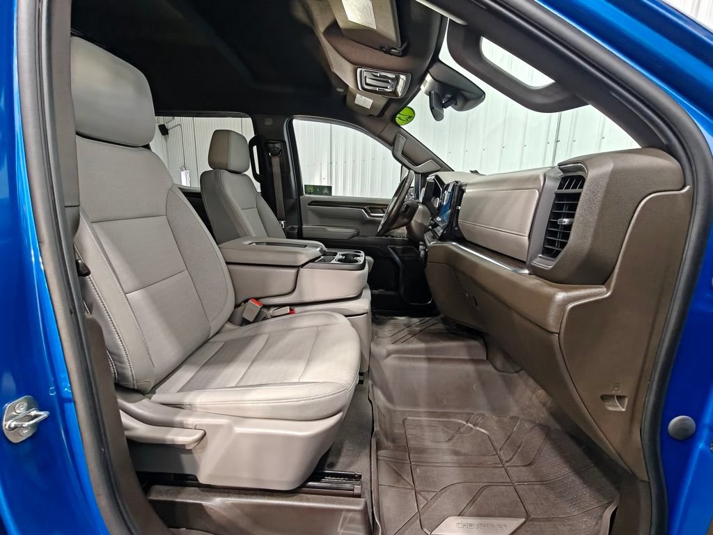 Used 2023 Chevrolet Silverado 1500 LT AWD/4WD image 26