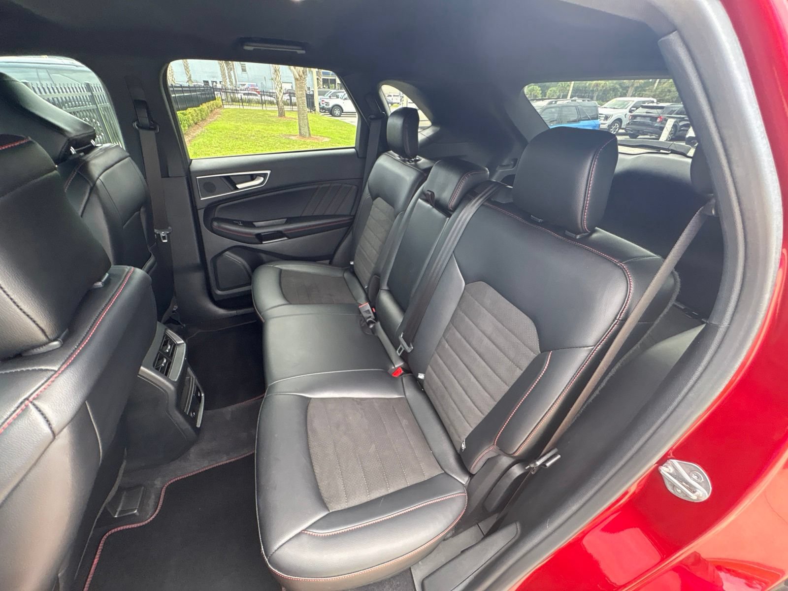 Certified 2024 Ford Edge ST-Line AWD/4WD image 36