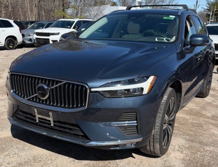 Used 2023 Volvo XC60 B5 Plus w/ Climate Package image 1