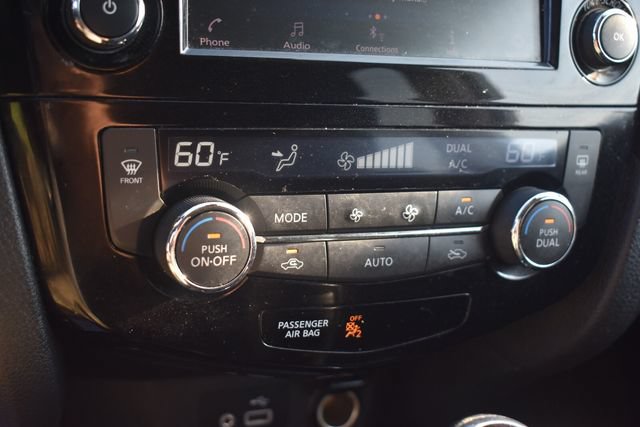 Used 2019 Nissan Rogue SV FWD image 32