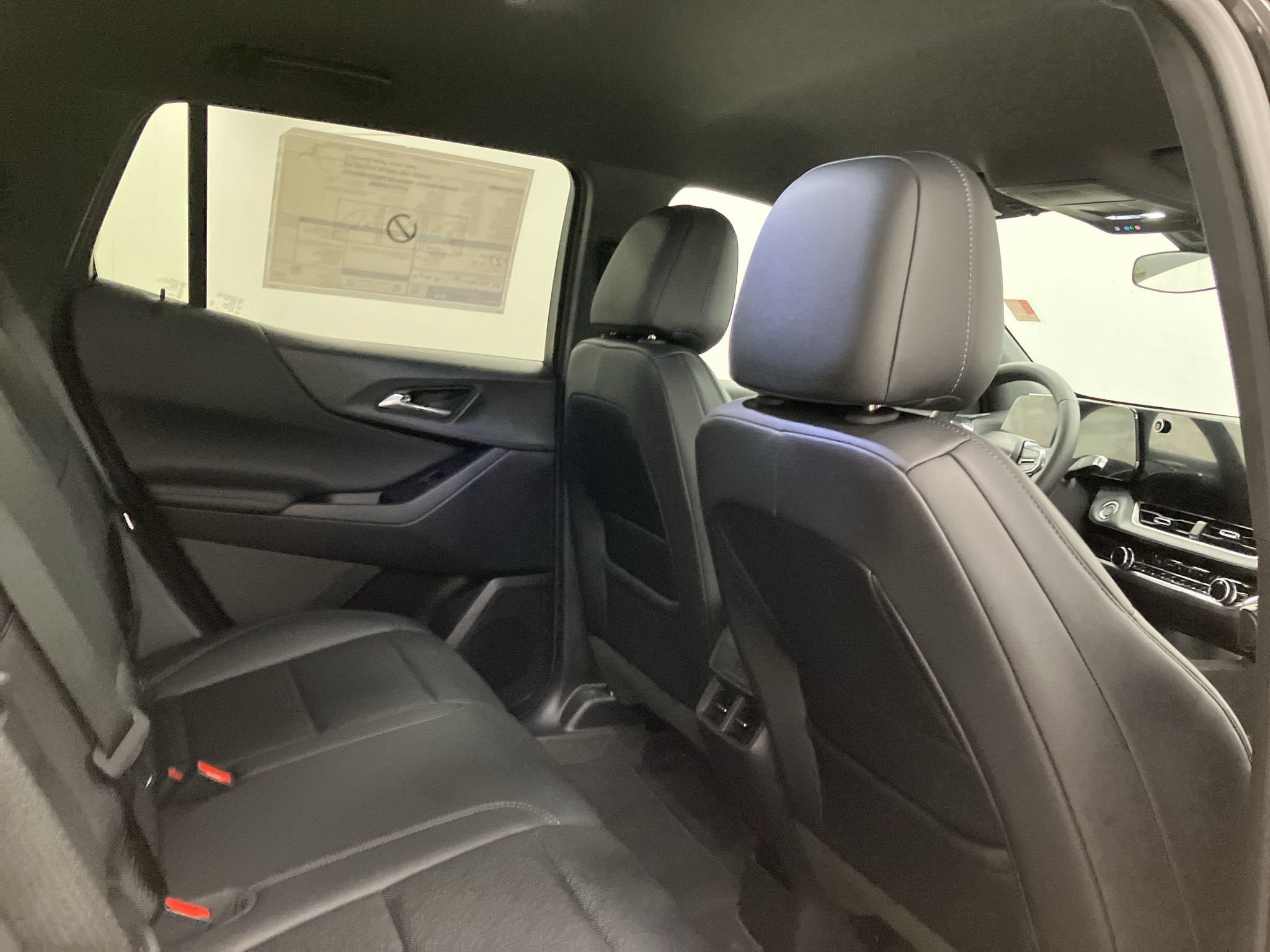 New 2027 Chevrolet Equinox LT w/ Convenience Package II FWD image 16