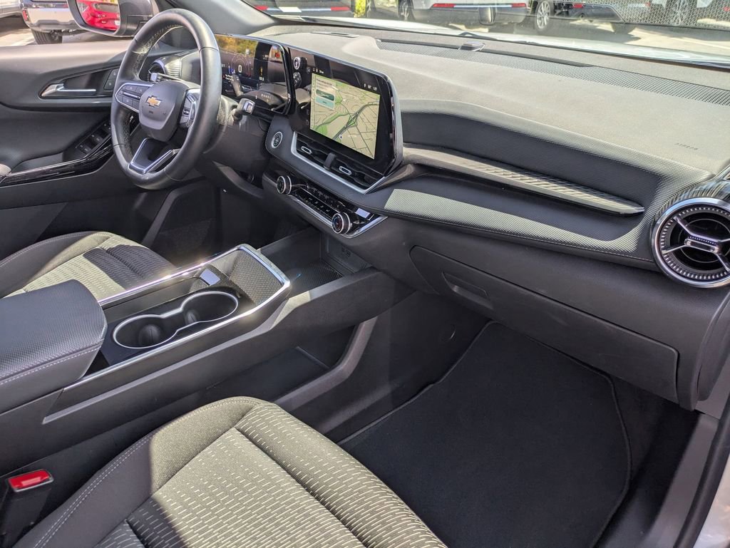 Used 2025 Chevrolet Equinox LT image 30