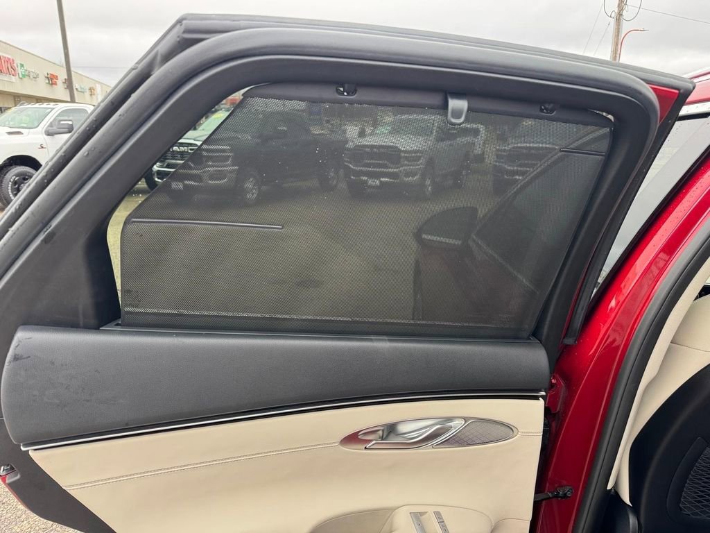 Used 2022 Genesis GV70 2.5T w/ Advanced Package AWD/4WD image 14